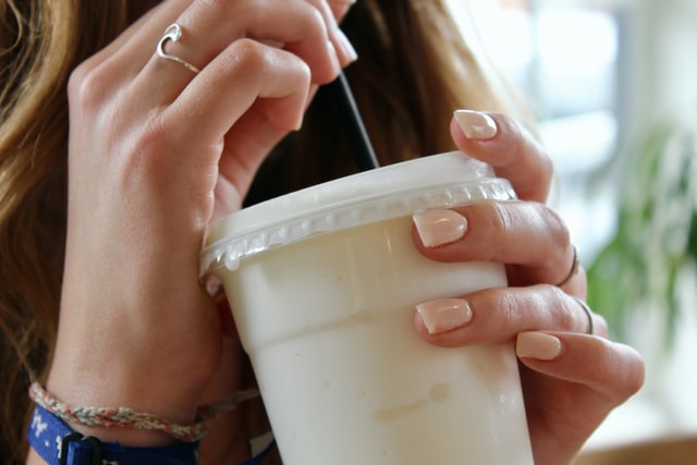 Can You Replace Lunch or a Meal with Nutritional Shakes?