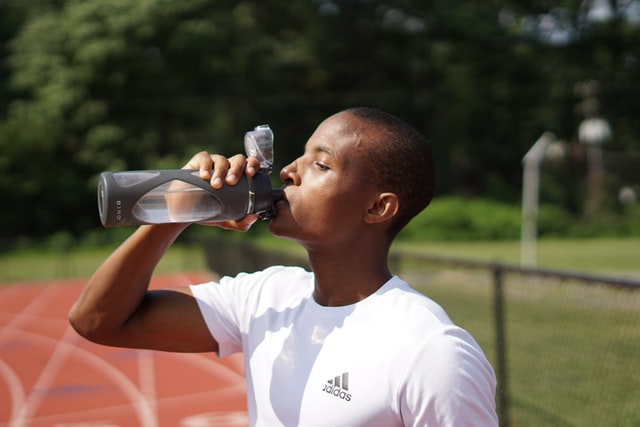 Should You Drink a Meal Replacement Shake Before or After a Run?